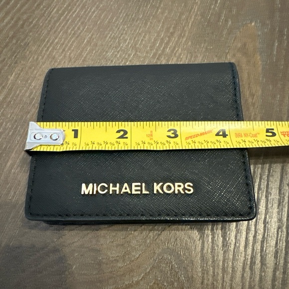 SOLD -‎ Michael Kors Jet Set Black Travel Carryall Card Case Leather Wallet - Picture 5 of 7